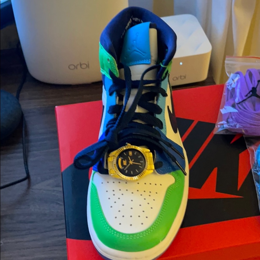 WMNS Air Jordan 1 Mid Fearless (Size 6w) - Picture 7 of 16